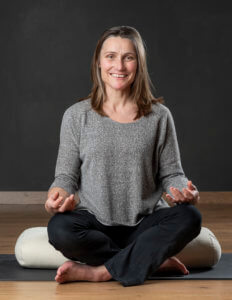 Annie de Jong - Iyengar yoga docente - Alphen aan den Rijn