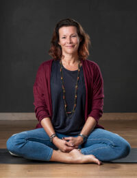 Reineke Brandt - Yoga docente Alphen aan den Rijn - Elke dag yoga - Restorative en Yoga Nidra