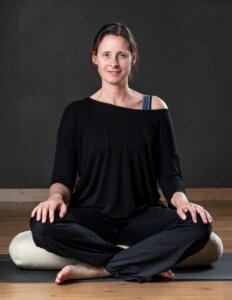 Sabina Prud'homme - de Lodder - Yin yoga docente- Alphen aan den Rijn
